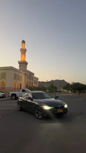 BMW 328i 2014 نظيف وجاهز للإستخدام