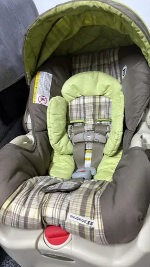 للبيع كرسي سيارة أطفال GRACO SnugRide 35 – حالة ممتازة جدًا