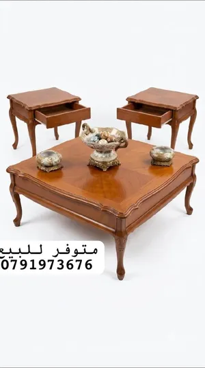 متوفر طاولات وسط للبيع بحالة ممتازة