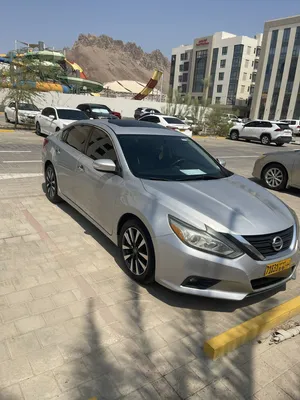 2017 Nissan Altima, sunroof, very clean.