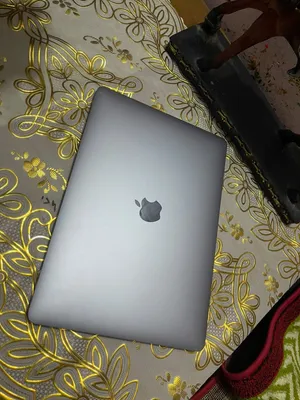 MacBook pro 2019 Cor i5 8th  RAM : 8 GB  SSD : 128 GB  13.3 Inch  Touch bar  النظافة : 98%