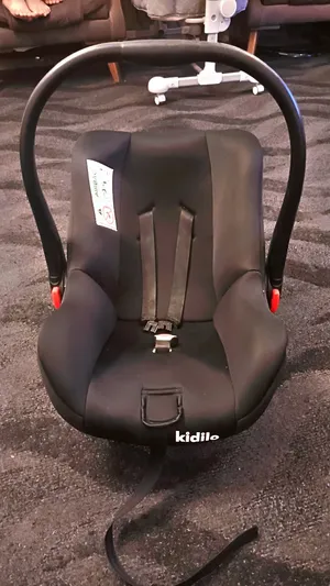 كوت بيبي نظيف جدا ومعاه حمالة بيبي محمول مجانا