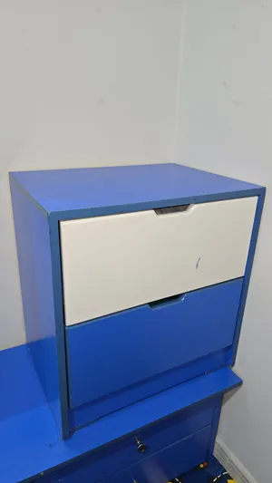 درج أزرق وأبيض للتخزين blue and white drawer for storage