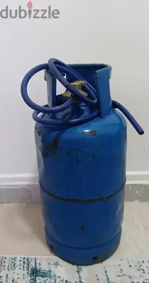 انبوبتين غاز كل انبوبه بالمنظم والخرطوم الخاص بها