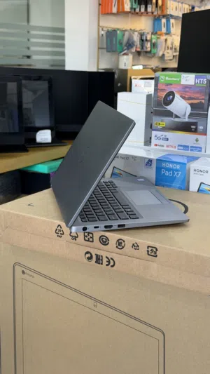 الحق العرض اللمميز Core i7 RAM16GB 256GB SSD تتش