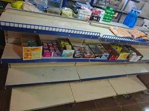 اغراض سوبر ماركت للبيع