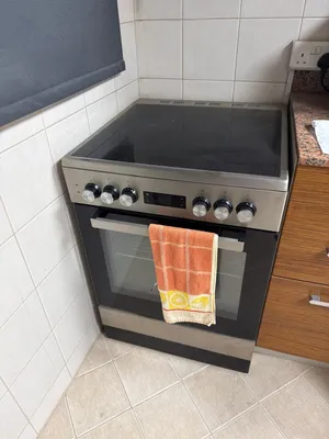Freestanding Electric Cooker with Ceramic Hob & Oven