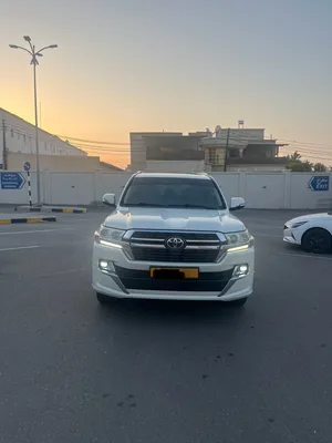 Used Toyota Land Cruiser in Muscat