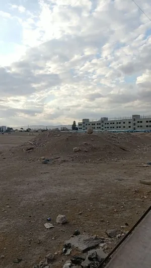 أرض تجارية للبيع