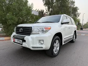 تويوتا لاند كروزر GXR V8 خليجي موديل 2015 ، صبغة وكالة، وبحالة الوكالة كامل.