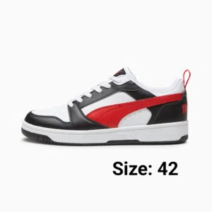 حذاء رجالي رياضي نوع Puma قياس 42 نعل ربر سهل الحركه مناسب لجميع الاطلالات متوفر خدمة المعاينة