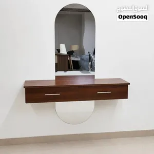 استلم وادفع كونسول جداري أنيق مع مرآة بإضاءة عصرية، تصميم فاخر يضيف لمسة جمال مميزة لمدخل الصالة....