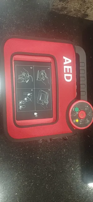 جهاز إزالة رجفان القلب الخارجي   Automated External Defibrillator