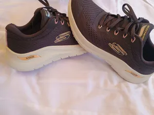 Skechers Arch Fit Men’s Running & Walking Sneakers. Lightweight and comfort. size EUR 38