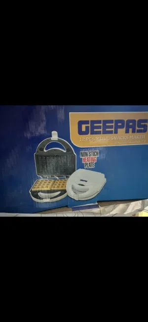 Waffle maker new صانعة وافل جدبدة بالكرتون  سعر الشراء 20 سعر البيع 15 نهائي  الاتصال للجادين فقط