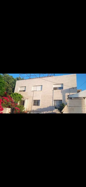 عمارة سكنية مستقلة 3 طوابق