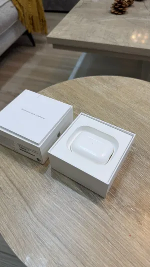 Airpods 2 pro بحالة ممتازه