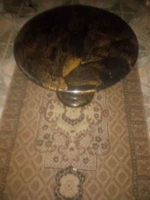 ترابيزة رخام طبيعي اسود وذهبي