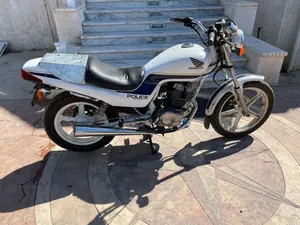 دراجة نارية هوندا للبيع 2012 CB 250
