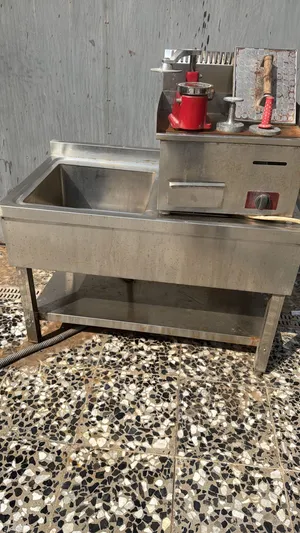 غراض مطعم مستخدمه
