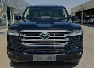 Used Toyota Land Cruiser in Muscat