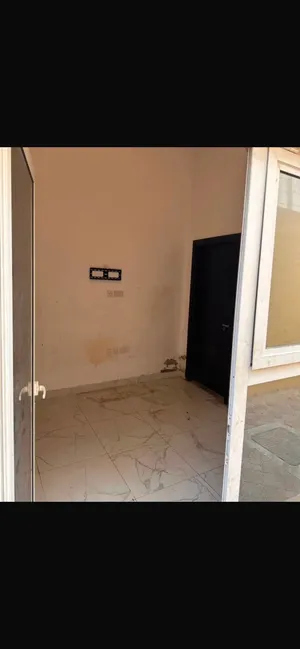 شامل. الكهرباء والماء