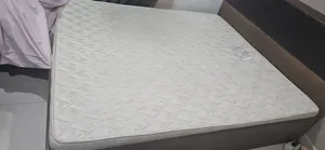 مرتبة بحالة جيدة جدا نوع بغلى 180*200