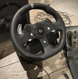 Logitech G920 Steering wheel with shifter and pedals