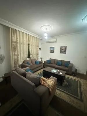 شقة مميزة للإيجار في الجاردنز