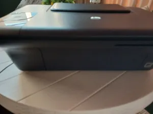 طابعة  HP Deskjet 2050 All-in-One (طباعة، مسح ضوئي، وتصوير). طابعة 3 في 1 (طباعة + تصوير/نسخ + مسح