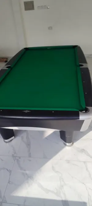 طاولة Brunswick 9 قدم رخامية شبه جديد
