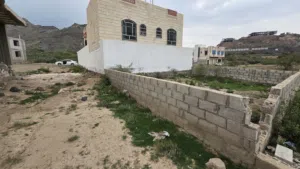 ارض سكنية في أرتل خلف سوبر ماركت الربيع لبنتين ونصف
