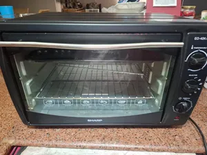 فرن كهربائي شارب 40 لتر بحاله ممتازه جدا استعمال بسيط