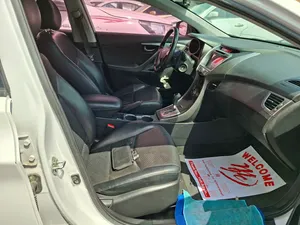 Hyundai Avante 2013