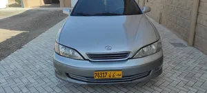 لكزس es موديل 2000