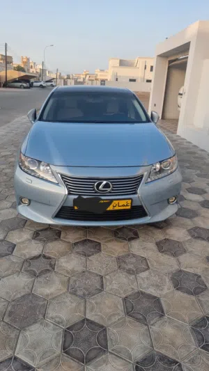 لكزس es350 وكالة عمان 2014 للبيع او البدل بسياره كهربائيه