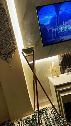 شروة مباخر خشبيه مع علبة بخور لكل حبة