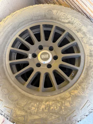 للبيع طقم رنقات BRAID Winrace S مقاس 17 إنش مع تواير 285/70R17 عدد 4 رنقات