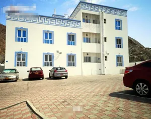 Clean flat in Mutrah with 2BHK near Kimji Ramdas
