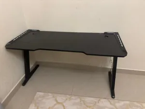 طاولة  لعب