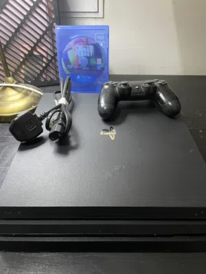 بلاي ستيشن 4 برو للبيع مستعمل استعمال خفيف play station 4 pro for sale second hand used lightly