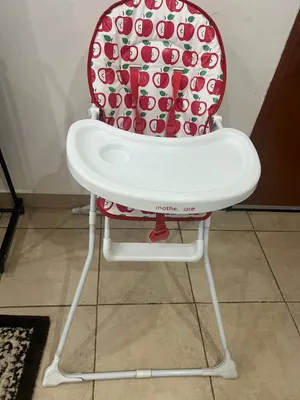 كرسي طعام الأطفال