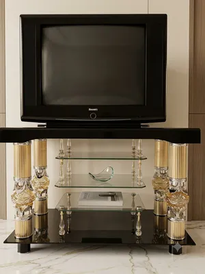 شاشه مع ميز