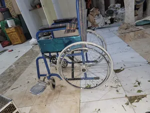 للبيع عربيه بسعر حلو جداً 18000 نهايه الف وما فيها اي عيب صنعاء شملان ل التواصل والاستفسار