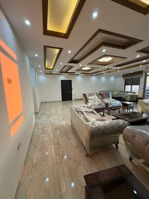 شقة فاخره ومفروشه ابو نصير مساحة 300 متر مربع