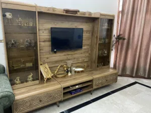 بوفية تلفزيون مودرن 2 متر مع تلفزيون، حالة ممتازة