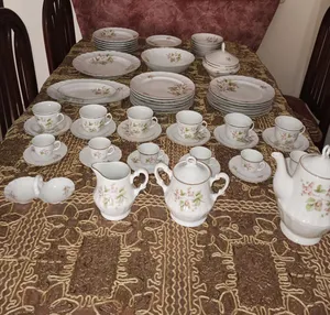 طقم صيني كامل بالكرتونه جديد للبيع