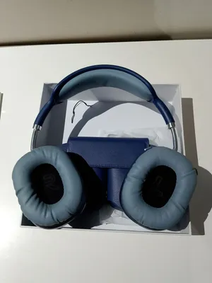(مثل: سماعة Apple AirPods Max 2 أصلية بحالة الممتازة، الماركه امريكيه،الموديل 2025 للبيع)