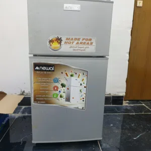ثلاجه صغيره نظيفه جدا ماركة نوال
