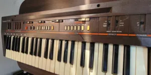 Casio Casiotone- CT-310 electronic keyboard-